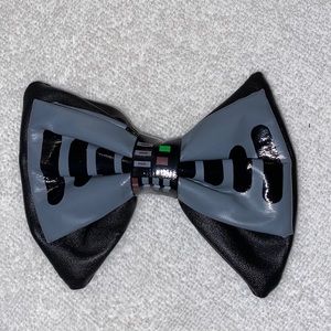 NWOT Darth Vader hair bow